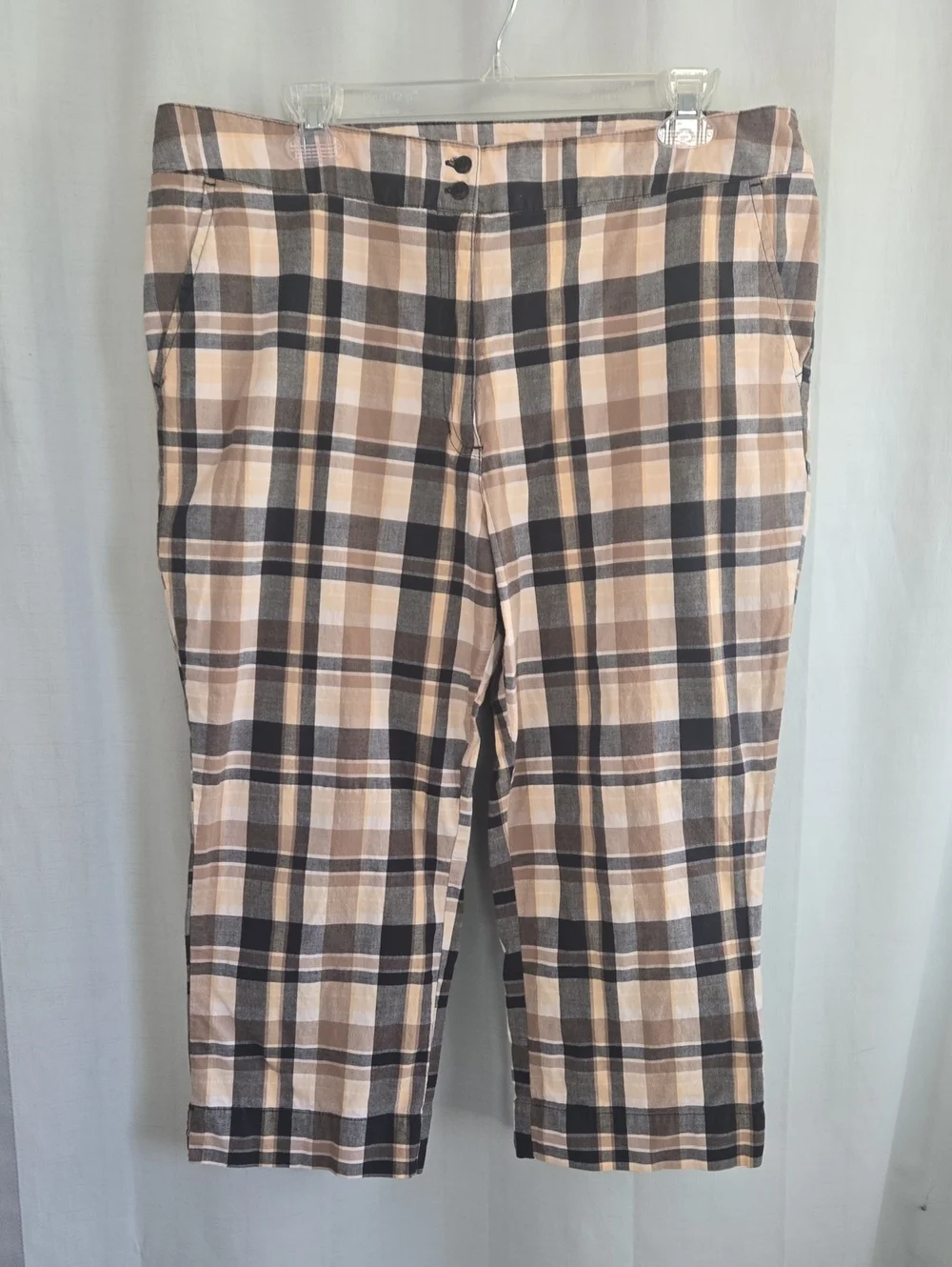White Stag Plaid Capri Pants in Beige and Black